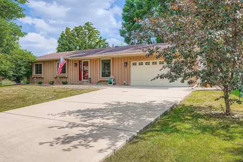 1701 James Ct, Burnsville, MN 55337