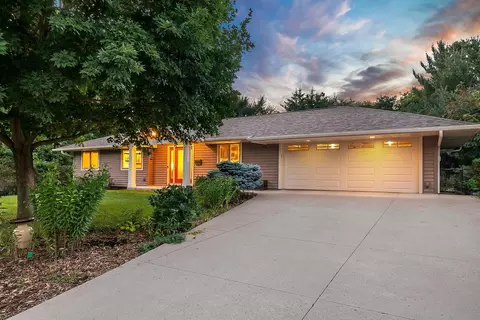 5124 Winsdale St N, Golden Valley, MN 55422