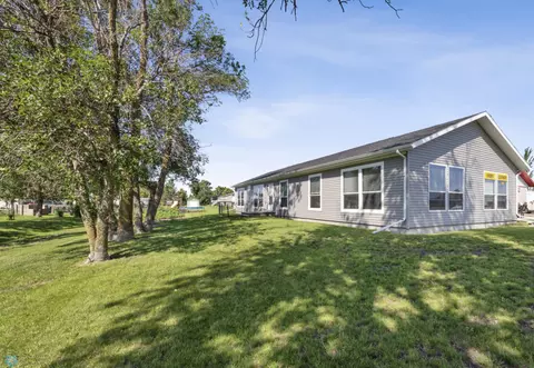 476 County Road 81 N, Gardner, ND 58036