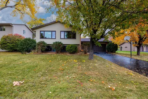 5204 W 111th St, Bloomington, MN 55437