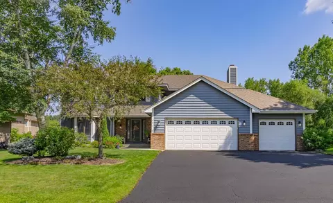 591 Autumn Oaks Ct, Eagan, MN 55123