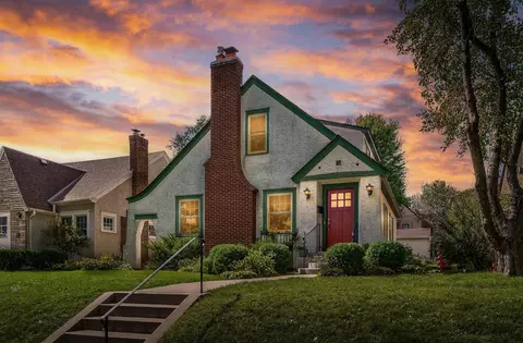 555 Saratoga St S, Saint Paul, MN 55116
