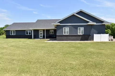 33432 88th Ave, Saint Joseph, MN 56374