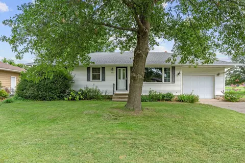 1002 14th St W, Hastings, MN 55033