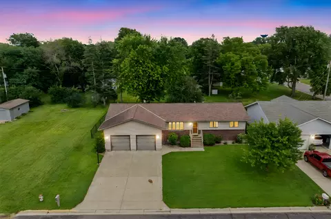 102 Ringer Dr, Sherburn, MN 56171