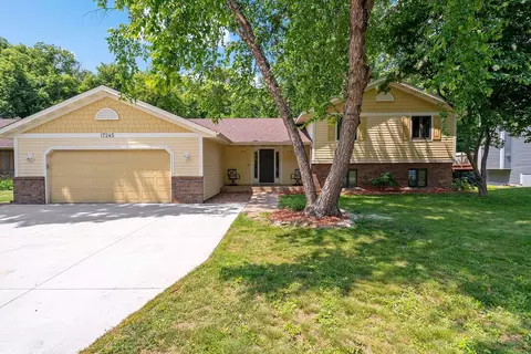 17245 Hayes Ave, Lakeville, MN 55044