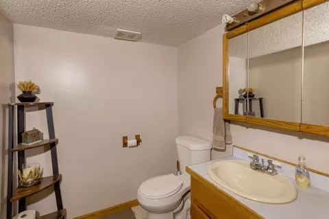 Bath - 1214 14th Ave NE, Brainerd, MN 56401 photo 4 of 4