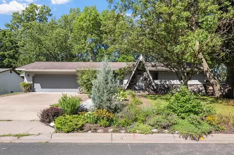 5237 Sunnyside Rd, Mounds View, MN 55112