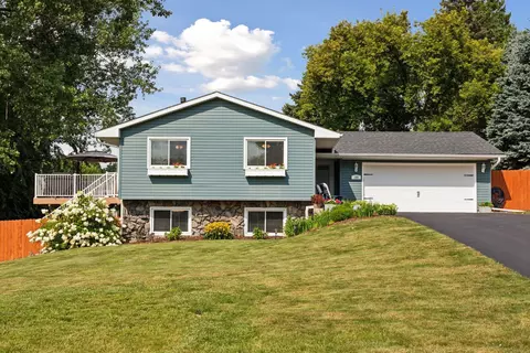 189 Sterling St N, Maplewood, MN 55119