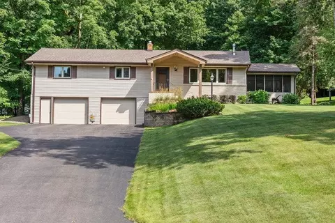 3913 Avondale St, Minnetonka, MN 55345