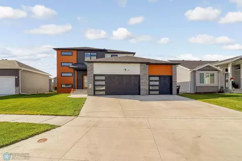 3617 49 St S, Fargo, ND 58104