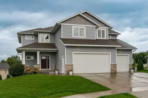 469 Manor Garden Ln NW, Rochester, MN 55901