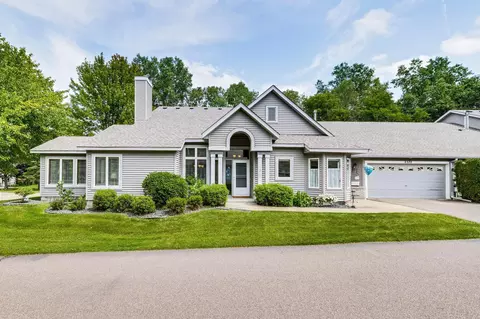 2572 Sumac Rdg, White Bear Lake, MN 55110