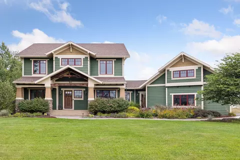 2592 Saint Peter Ln, Rochester, MN 55902