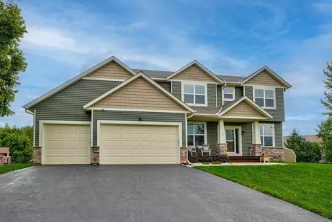 9763 Dunes Ln S, Cottage Grove, MN 55016