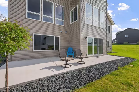 Exterior - 1401 142nd Ct E, Rosemount, MN 55068 photo 2 of 4