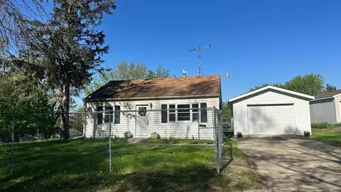 1707 Hillview Ln SE, Rochester, MN 55904