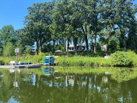 1601 Noble Dr N, Golden Valley, MN 55422