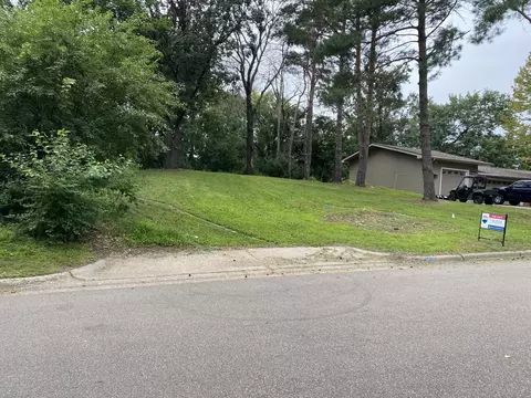 405 Summit Ln E, Burnsville, MN 55337