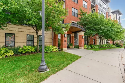 101 Saint Olaf Ave #404, Northfield, MN 55057