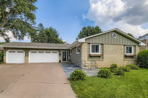 1479 17th Ave NW, New Brighton, MN 55112