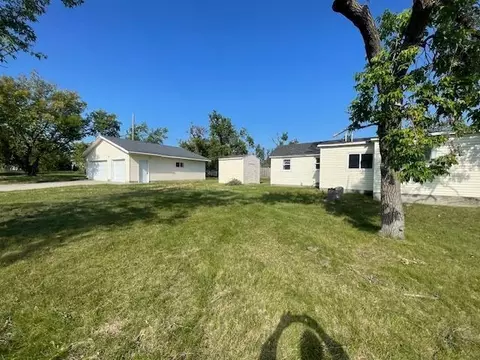 723 10th St NW, Bemidji, MN 56601