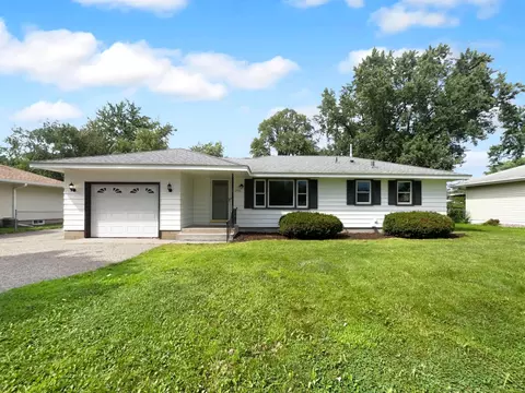 2016 Teton Trl, Brooklyn Park, MN 55444