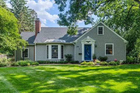 532 Janalyn Cir, Golden Valley, MN 55416