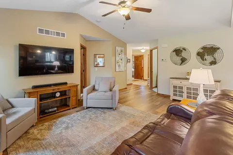 Living - 193 Glenview Loop, Saint Cloud, MN 56303 photo 2 of 3