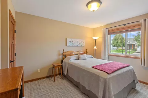 Bedroom - 193 Glenview Loop, Saint Cloud, MN 56303 photo 3 of 4