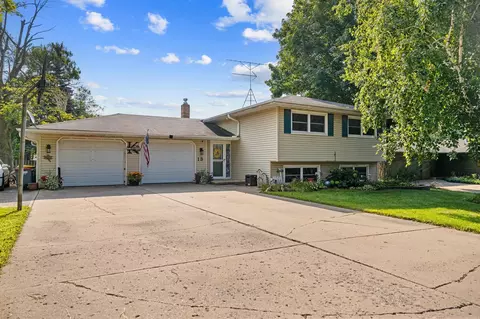 13 Mitchell Dr, Faribault, MN 55021