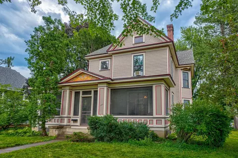 1302 4th St, Hudson, WI 54016