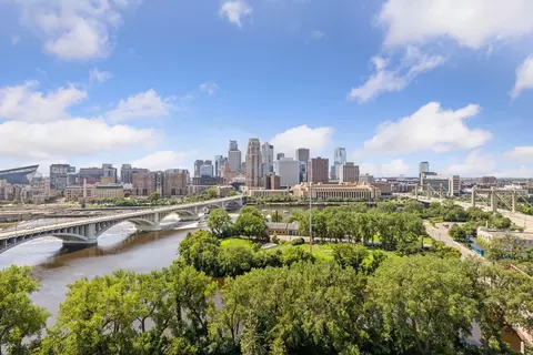 110 Bank St SE #L1504, Minneapolis, MN 55414
