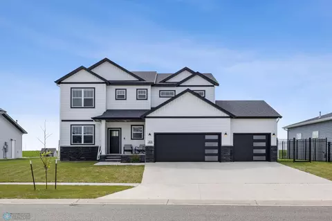 2818 14th St W, West Fargo, ND 58078
