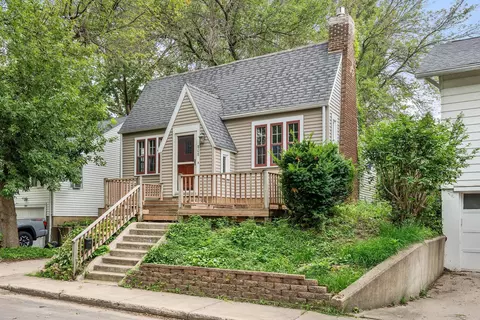 808 John Farry Pl, Albert Lea, MN 56007
