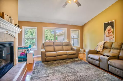 102 Dell Ave, La Crescent, MN 55947 photo 3
