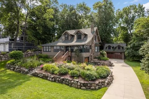 3405 Crystal Bay Rd, Wayzata, MN 55391