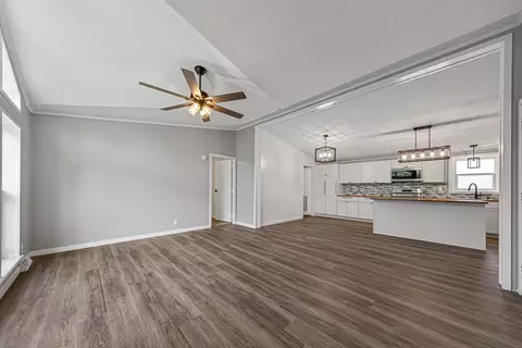 Living - 322 Park Row, Saint Peter, MN 56082 photo 1 of 7