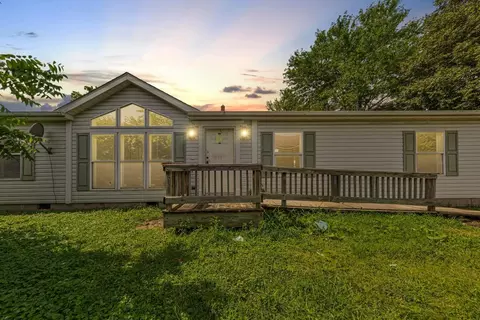 Exterior - 322 Park Row, Saint Peter, MN 56082 photo 2 of 4