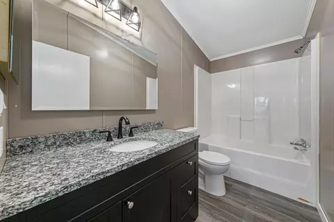 Bath - 322 Park Row, Saint Peter, MN 56082 photo 4 of 4