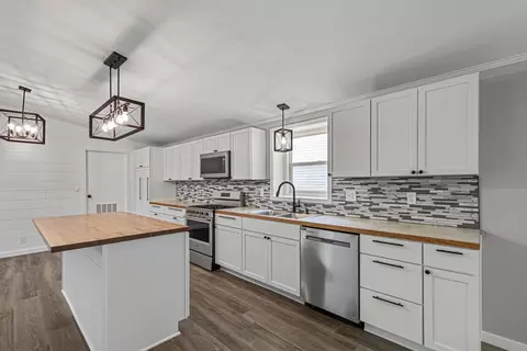 Kitchen - 322 Park Row, Saint Peter, MN 56082 photo 5 of 7