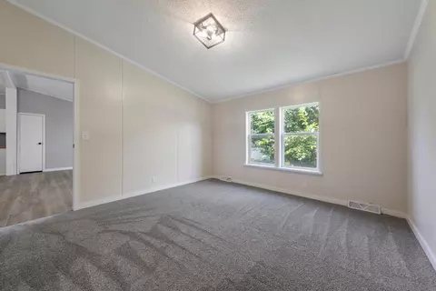 Living - 322 Park Row, Saint Peter, MN 56082 photo 7 of 7