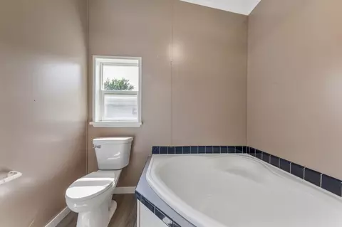 Bath - 322 Park Row, Saint Peter, MN 56082 photo 3 of 4