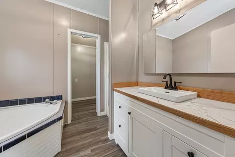 Bath - 322 Park Row, Saint Peter, MN 56082 photo 1 of 4
