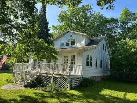 209 Park Ave W, Hackensack, MN 56452