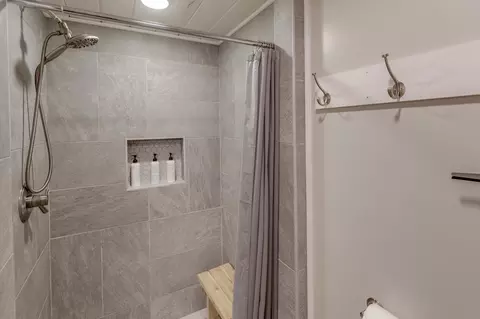 Bath - 209 Park Ave W, Hackensack, MN 56452 photo 4 of 7