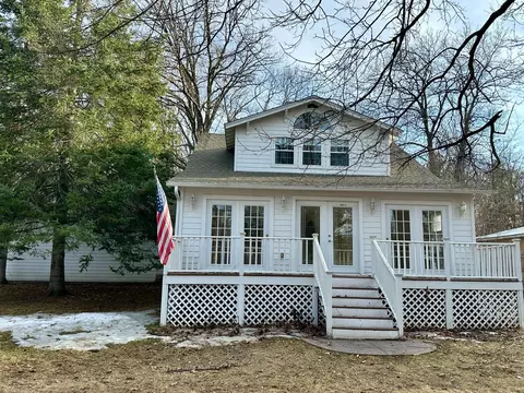 209 Park Ave W, Hackensack, MN 56452