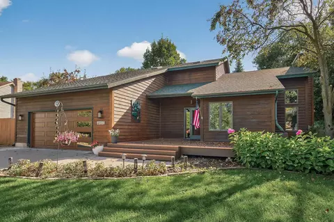 4625 Cottonwood Ln N, Plymouth, MN 55442