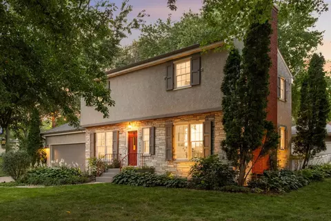 215 Elmer St, Roseville, MN 55113