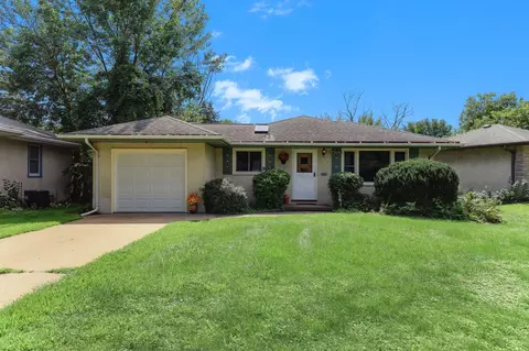 4023 Lake Drive Ave N, Robbinsdale, MN 55422